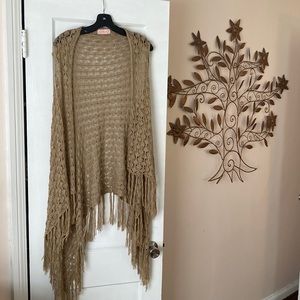 Stevie Nicks style boho woven fringe flowy vest.